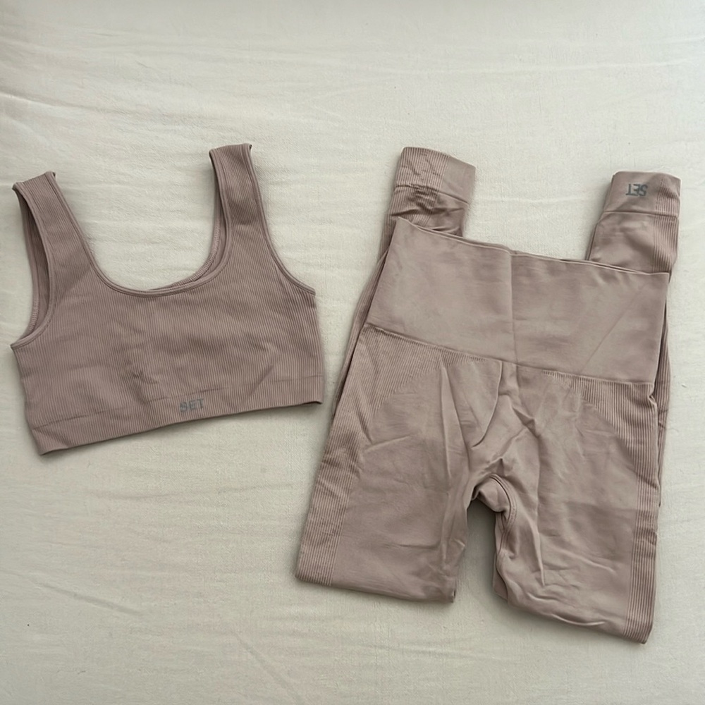Set Active Bra and Leggings Set 🩰 Both Size XS